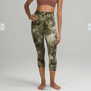 007 - Like New Lululemon Align High-Rise Crop 21" Size 16